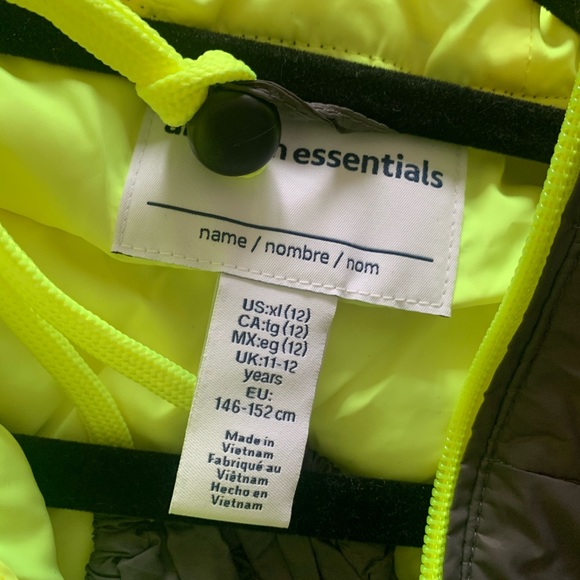 Lightweight Water-Resistant Packable Puffer Jacket - Picture 7 of 9